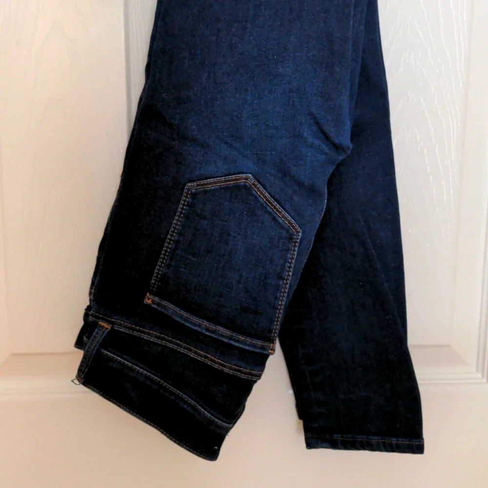 Jeans - Picture 1 of 4